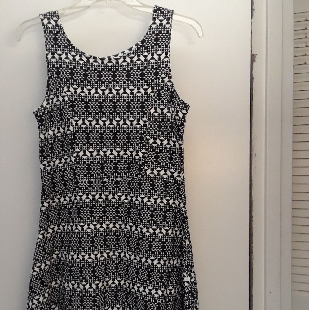 Size L stretch dress with cut out back